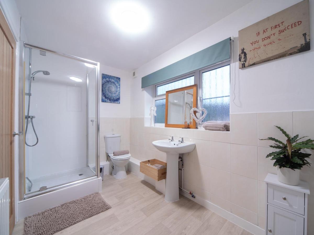 Ferienwohnung Castle View - Flat In Mumbles - Free Parking Oystermouth Exterior foto